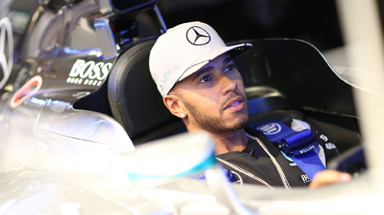 Hamilton: «Εγώ δεν ουρώ στο μονοθέσιο»